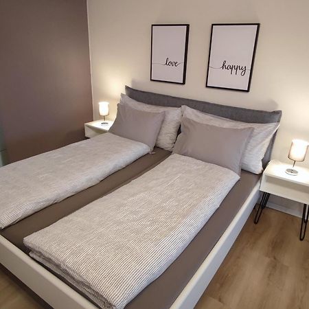 Kleine Auszeit - 2-Zimmer Ferienwohnung Spiez Exterior photo