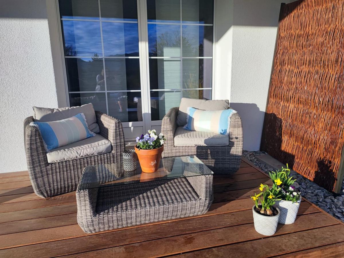 Kleine Auszeit - 2-Zimmer Ferienwohnung Spiez Exterior photo